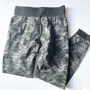 BYLT Basics Elite+Jogger with Cuffed Ankles Gray Camo Black Cuffs medium